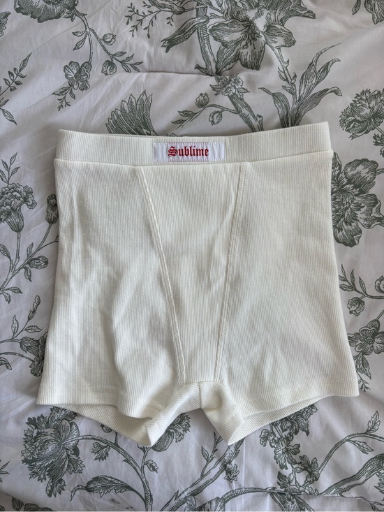 Princess Polly Pants - Women's Ivory Ribbed High-Waist Shorts